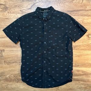 Small Men’s black button down shirt sleeve shirt by Denim & Flower
